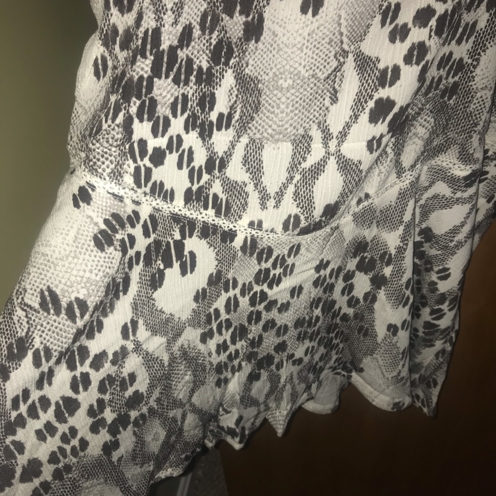 Express NWT Woman’s Size Medium Animal Print Cami - Picture 9 of 16